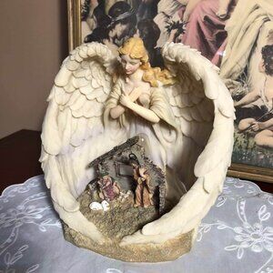 Sculptured Angel & nativity scene nightlight